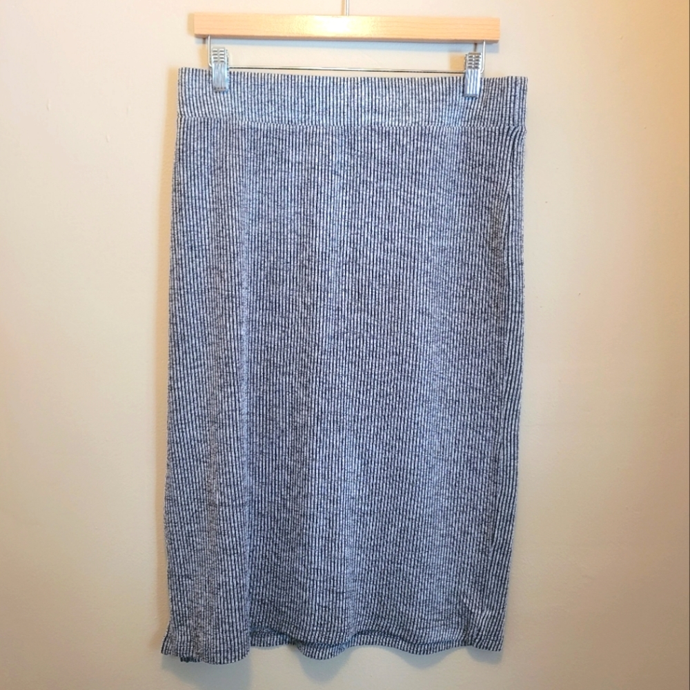 Time and Tru Stretch Skirt